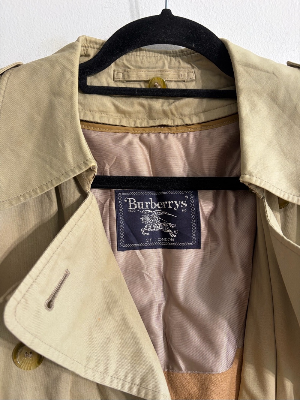 Burberry Beige Double-Breasted Trench Coat with Removable Wool Liner - Picture 3 of 6